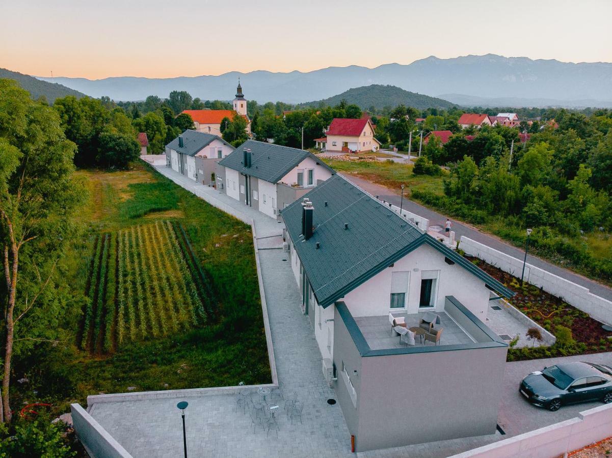 Degenia Velebitica Villa Lovinac  Exteriör bild